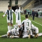 Los jugadores del Crdoba celebran el tanto de Luismi que signific el triunfo ante el Linares. Foto: Fran Prez