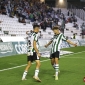 Luismi y Simo celebran el primer tanto blanquiverde ante el Antequera. Foto: Fran Prez