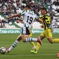 Lance del partido disputado entre el Crdoba CF y el San Roque de Lepe en El Arcngel. Foto: Fran Prez